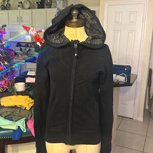 Rare Lululemon Scuba 4